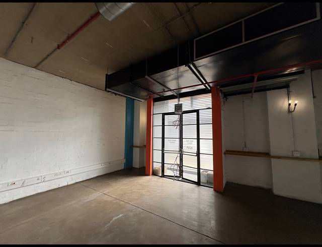 2,189M² OFFICE TO LET IN WOODSTOCK